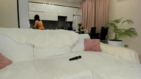 Snapshot of _heaven_ishere_ chatting on 01-30-25, 11:11 Julia online show from 01-30-25, 11:11