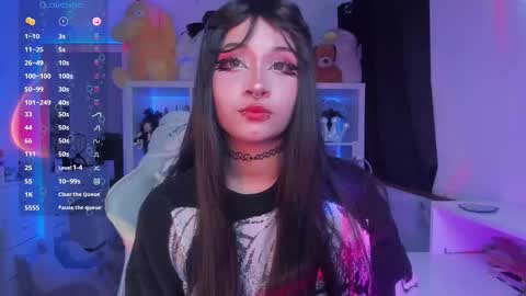 Snapshot of _heavenly_blue_ chatting on 12-20-25, 11:34 Bluey online show from 12-20-25, 11:34