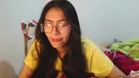 Snapshot of _hema chatting on 06-23-26, 12:25 _hema online show from 06-23-26, 12:25
