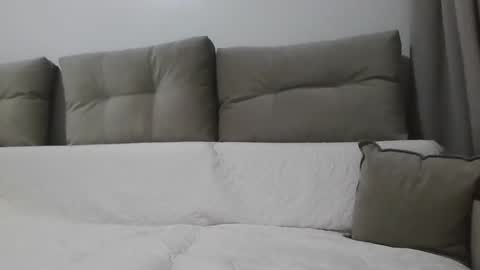 Snapshot of _hidden_frommymoom_ chatting on 04-24-26, 06:43 Criss4u online show from 04-24-26, 06:43