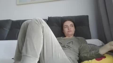 Snapshot of _hidden_frommymoom_ chatting on 05-10-26, 09:03 Criss4u online show from 05-10-26, 09:03