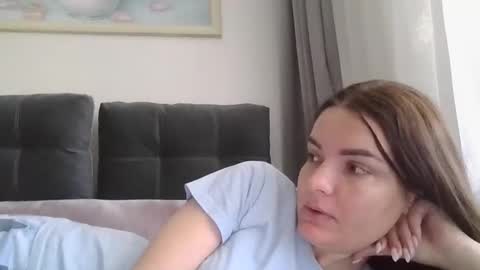 Snapshot of _hidden_frommymoom_ chatting on 05-14-26, 07:37 Criss4u online show from 05-14-26, 07:37