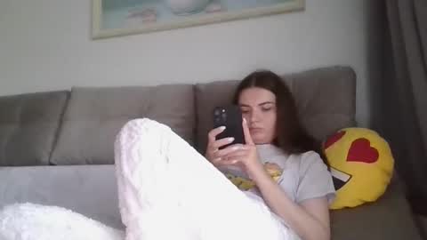 Snapshot of _hidden_frommymoom_ chatting on 05-20-26, 05:24 Criss4u online show from 05-20-26, 05:24