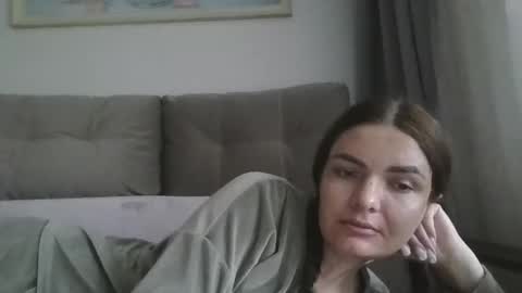 Snapshot of _hidden_frommymoom_ chatting on 05-21-26, 08:10 Criss4u online show from 05-21-26, 08:10