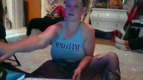 Snapshot of _hitgirly_ chatting on 03-24-26, 04:28 _hitgirly_ online show from 03-24-26, 04:28