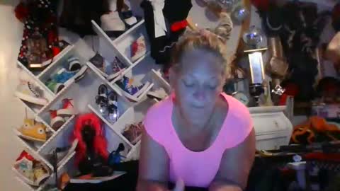 Snapshot of _hitgirly_ chatting on 05-07-26, 04:18 _hitgirly_ online show from 05-07-26, 04:18