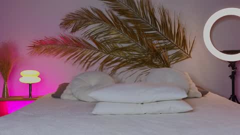 Holly online show from 12-22-24, 05:56