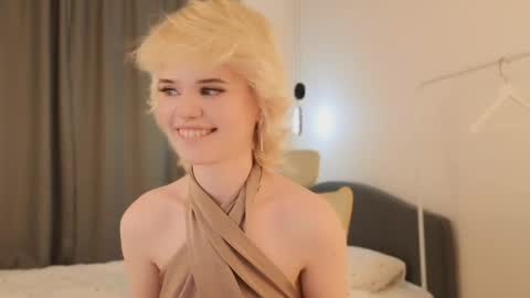 Snapshot of _honnyland chatting on 05-31-26, 06:09 Alisha online show from 05-31-26, 06:09