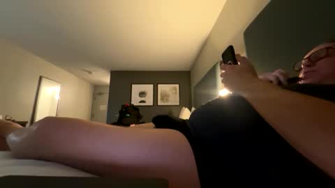 Snapshot of _hot_n_bothered_ chatting on 12-23-25, 03:59 _hot_n_bothered_ online show from 12-23-25, 03:59