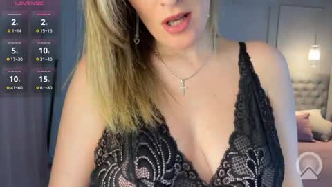 Snapshot of _i_d_a_ chatting on 03-12-26, 01:01 Ida online show from 03-12-26, 01:01