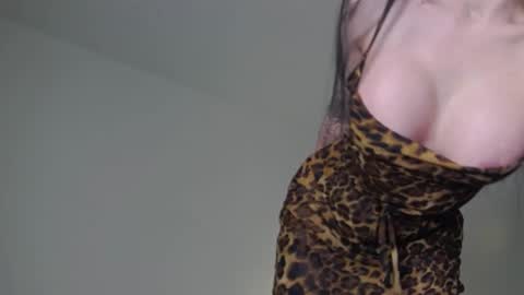 Snapshot of _iammary chatting on 02-10-25, 04:47 Mary online show from 02-10-25, 04:47