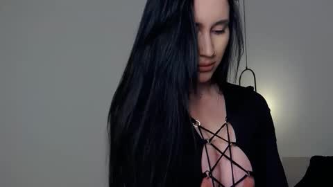 Snapshot of _iammary chatting on 02-19-25, 06:00 Mary online show from 02-19-25, 06:00