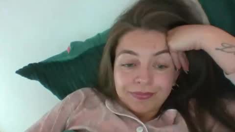 Isa online show from 04-16-26, 02:29