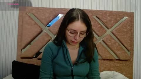 Snapshot of _isaabellaa chatting on 06-16-26, 12:41 Isa online show from 06-16-26, 12:41