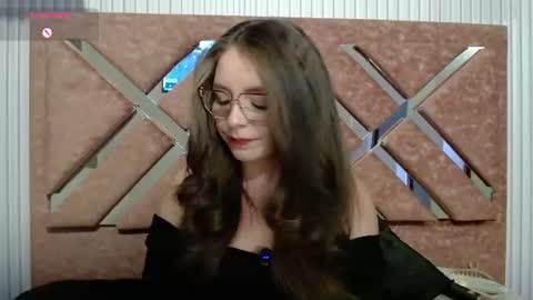 Snapshot of _isaabellaa chatting on 06-20-26, 01:14 Isa online show from 06-20-26, 01:14