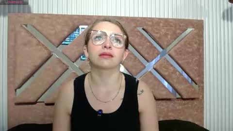 Snapshot of _isaabellaa chatting on 06-22-26, 02:36 Isa online show from 06-22-26, 02:36
