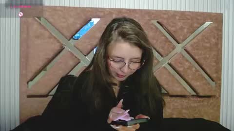 Snapshot of _isaabellaa chatting on 06-23-26, 01:20 Isa online show from 06-23-26, 01:20