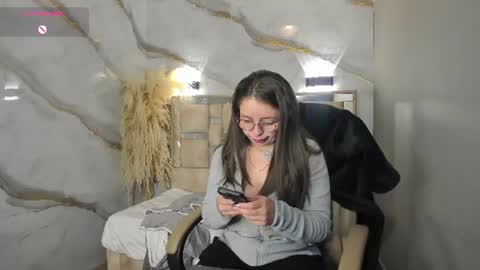 Snapshot of _isaabellaa chatting on 07-05-26, 05:20 Isa online show from 07-05-26, 05:20