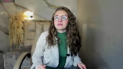 Snapshot of _isaabellaa chatting on 07-12-26, 01:24 Isa online show from 07-12-26, 01:24