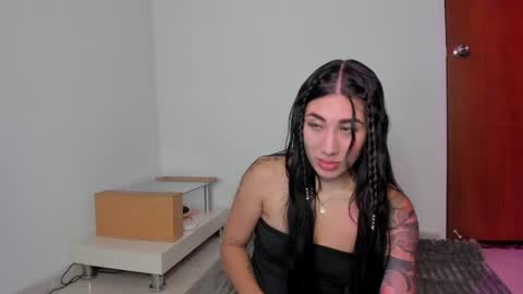 Snapshot of _isabella99_ chatting on 04-25-26, 05:32 Isabella online show from 04-25-26, 05:32