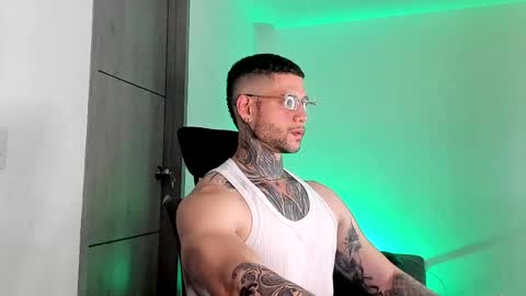 Snapshot of _jamesleandros chatting on 05-27-26, 03:25 jeison online show from 05-27-26, 03:25