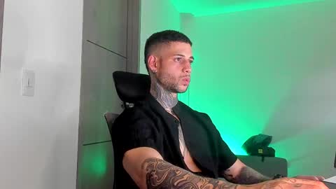 Snapshot of _jamesleandros chatting on 05-31-26, 03:58 jeison online show from 05-31-26, 03:58