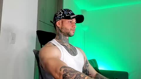 Snapshot of _jamesleandros chatting on 06-05-26, 03:02 jeison online show from 06-05-26, 03:02