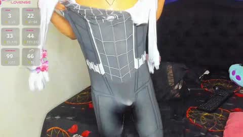 Snapshot of _johan_xxx chatting on 02-06-25, 01:16 Steven online show from 02-06-25, 01:16