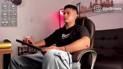 _juanes__ online show from 11-26-25, 08:43