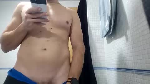 Snapshot of _julian_69 chatting on 10-23-25, 04:17 Jonnhy online show from 10-23-25, 04:17