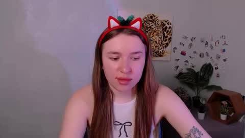 Snapshot of _julianaini_ chatting on 02-14-26, 06:54 Jolia online show from 02-14-26, 06:54