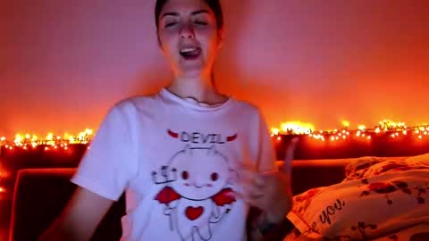 _just_a_simple_girl online show from 10-19-25, 03:34