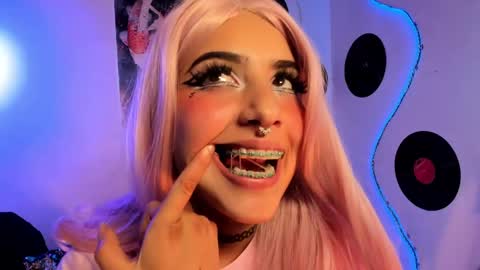 Snapshot of _karine01 chatting on 03-12-25, 03:35 _karine01 online show from 03-12-25, 03:35