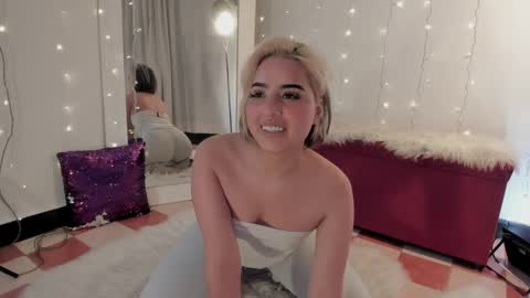 Snapshot of _karine01 chatting on 09-09-25, 04:12 _karine01 online show from 09-09-25, 04:12