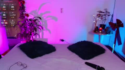 Snapshot of _kathy_and_myke chatting on 12-11-24, 02:30 Kathy and Myke online show from 12-11-24, 02:30