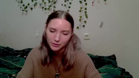 _kikiclark_ online show from 10-24-25, 09:11