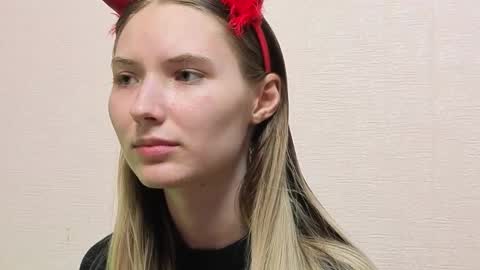 _kikiclark_ online show from 05-31-26, 08:21