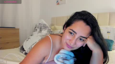 Snapshot of _kimdesire chatting on 05-22-26, 06:09 Kim online show from 05-22-26, 06:09