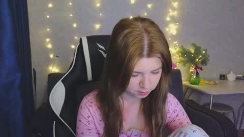 Snapshot of _kirieshka chatting on 01-10-26, 07:15 Molly Emily online show from 01-10-26, 07:15