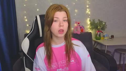 Snapshot of _kirieshka chatting on 01-18-26, 06:50 Molly Emily online show from 01-18-26, 06:50