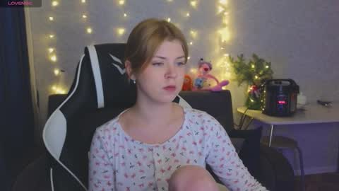 Snapshot of _kirieshka chatting on 02-05-26, 05:28 Molly Emily online show from 02-05-26, 05:28