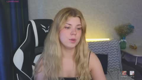 Molly   Emily online show from 05-18-26, 04:46