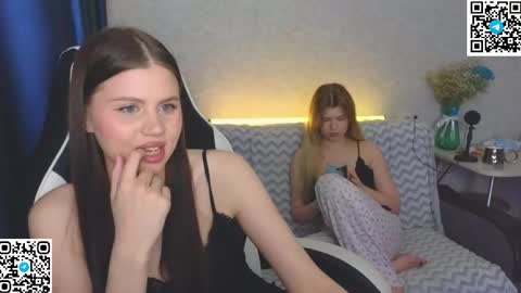 Molly   Emily online show from 05-29-26, 04:38