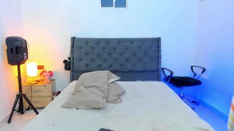 your favorite girl online show from 01-16-25, 10:23