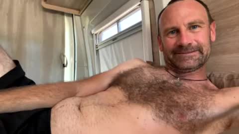 Kiwi online show from 12-31-24, 03:34