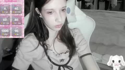  kuro  online show from 04-14-26, 07:58