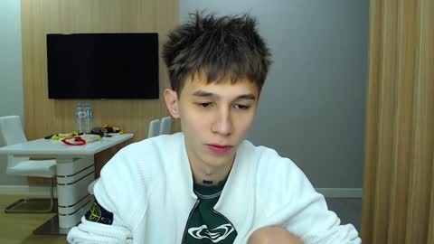 Snapshot of _kurt chatting on 12-13-24, 12:20 Kurt online show from 12-13-24, 12:20