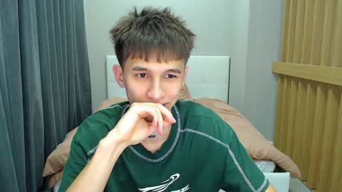 Snapshot of _kurt chatting on 01-07-25, 04:05 Kurt online show from 01-07-25, 04:05