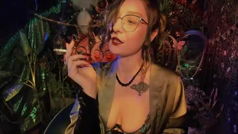 Snapshot of _lady_luna_ chatting on 05-12-26, 10:40 Lady Luna online show from 05-12-26, 10:40