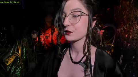 Snapshot of _lady_luna_ chatting on 05-16-26, 10:30 Lady Luna online show from 05-16-26, 10:30